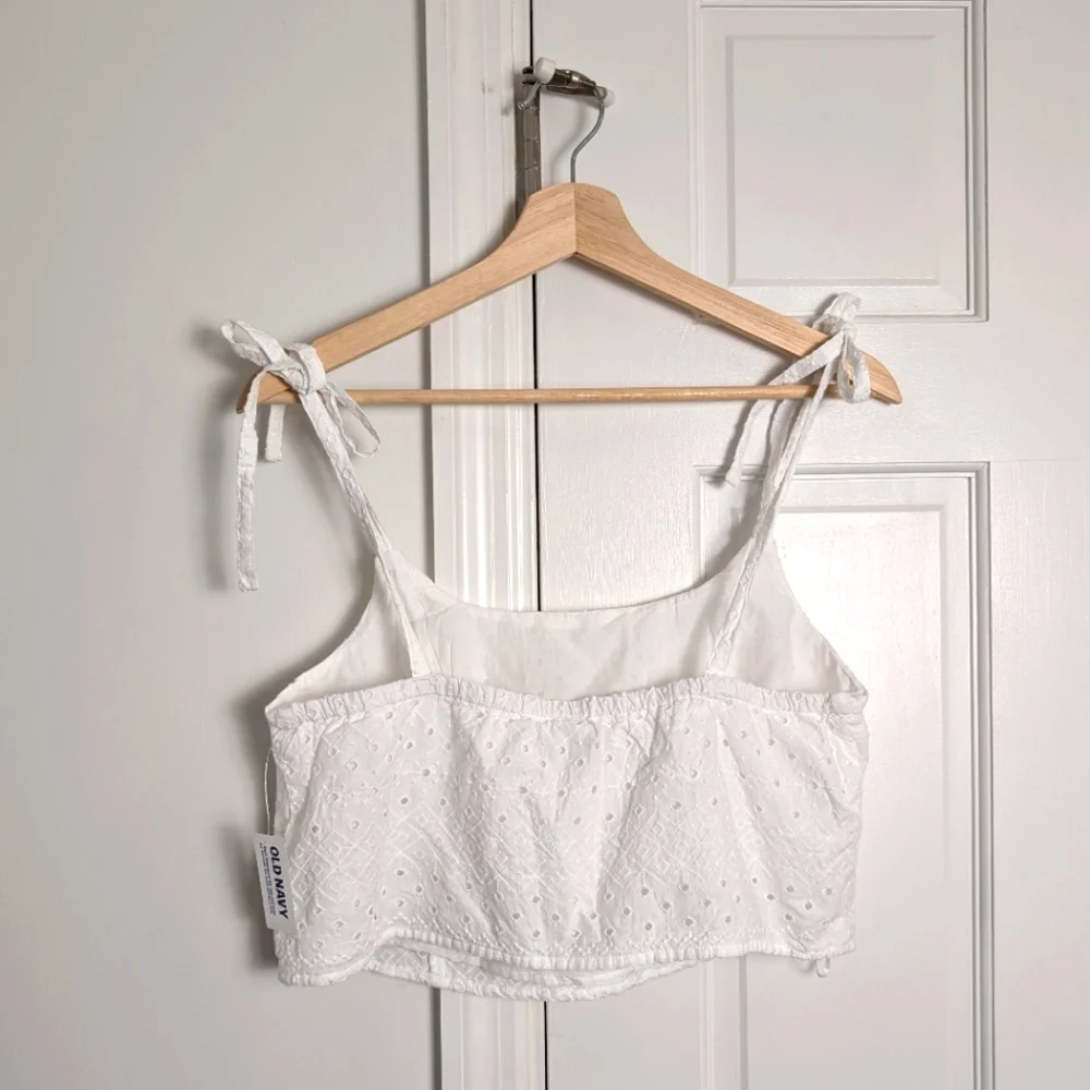NWT Old Navy Cami Eyelet Top in White | Tie Strap | Sold out on Old Navy | S - Picture 7 of 7
